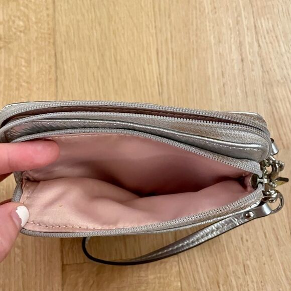 ❤️HP❤️Colorful coach wristlet  - Picture 5 of 5